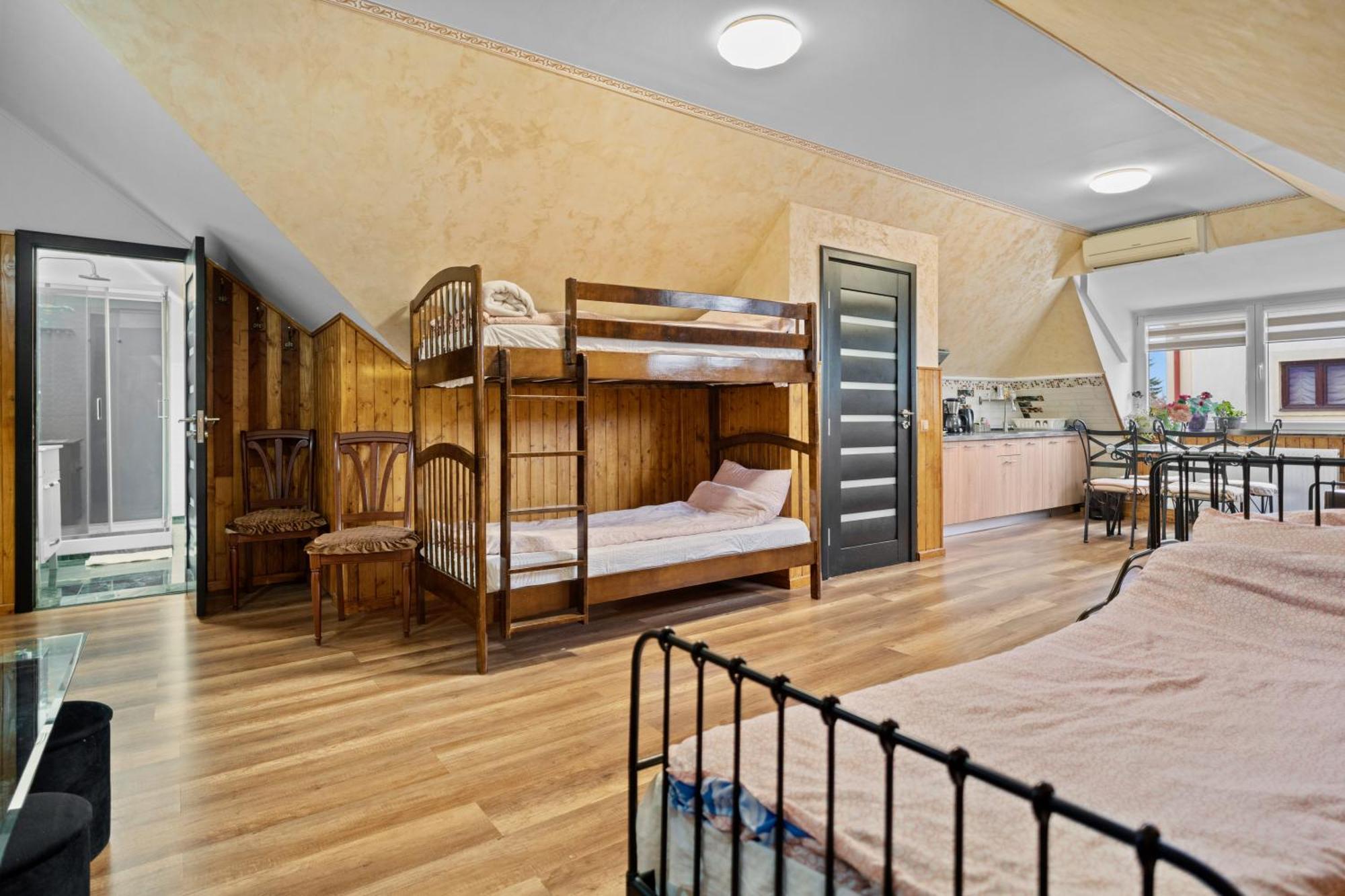 Luxurious Villa With Lush Garden And Huge Terrace Near Herastrau Park Bucharest Luaran gambar