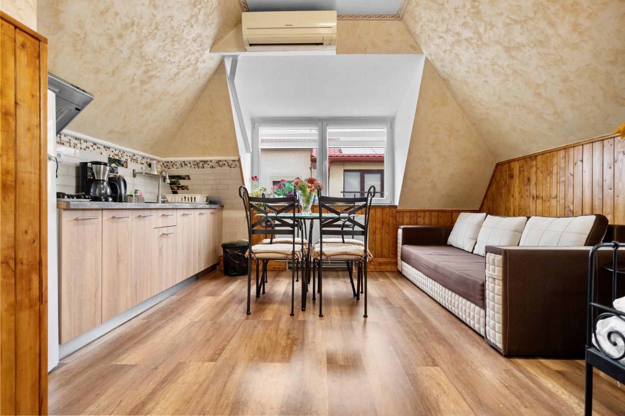 Luxurious Villa With Lush Garden And Huge Terrace Near Herastrau Park Bucharest Luaran gambar