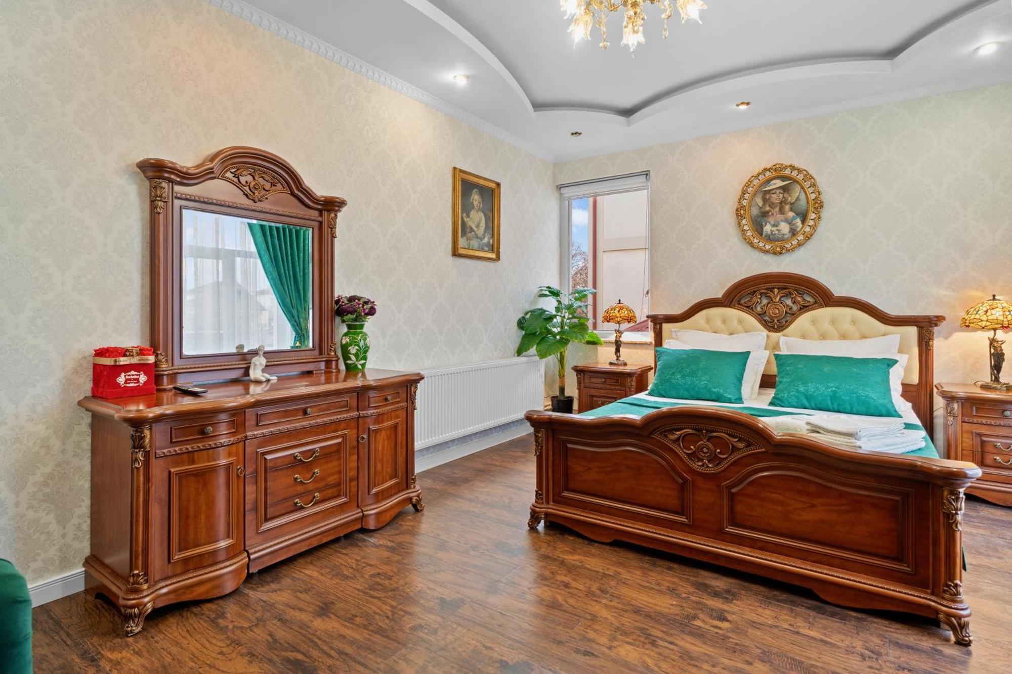 Luxurious Villa With Lush Garden And Huge Terrace Near Herastrau Park Bucharest Luaran gambar