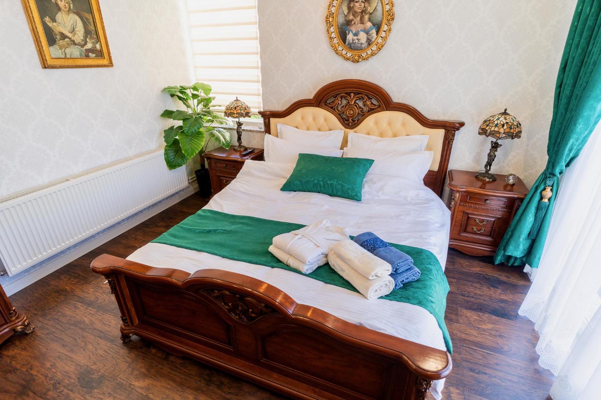 Luxurious Villa With Lush Garden And Huge Terrace Near Herastrau Park Bucharest Luaran gambar