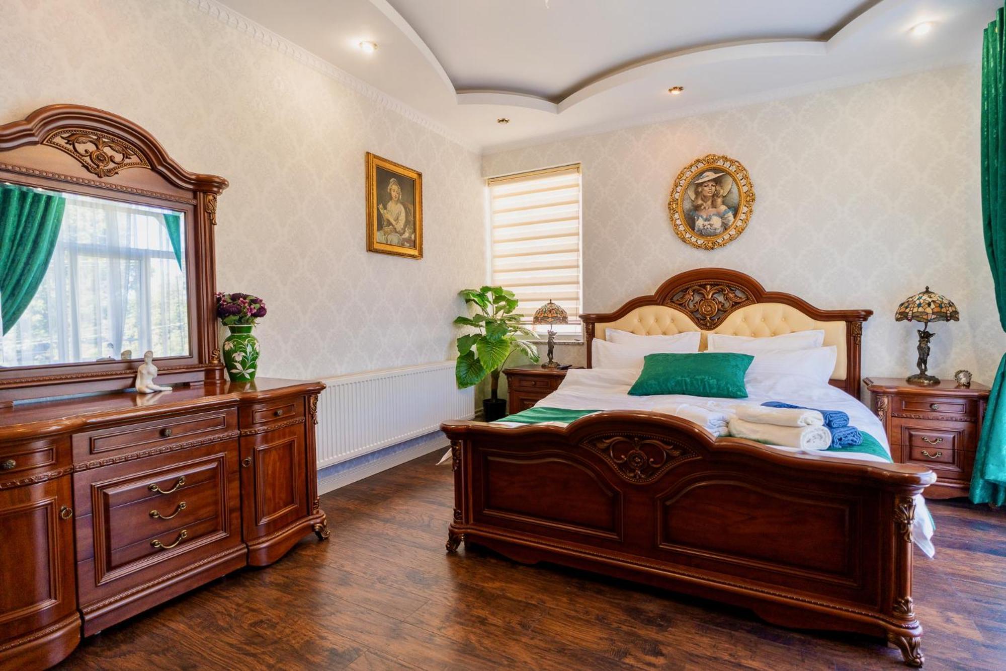 Luxurious Villa With Lush Garden And Huge Terrace Near Herastrau Park Bucharest Luaran gambar