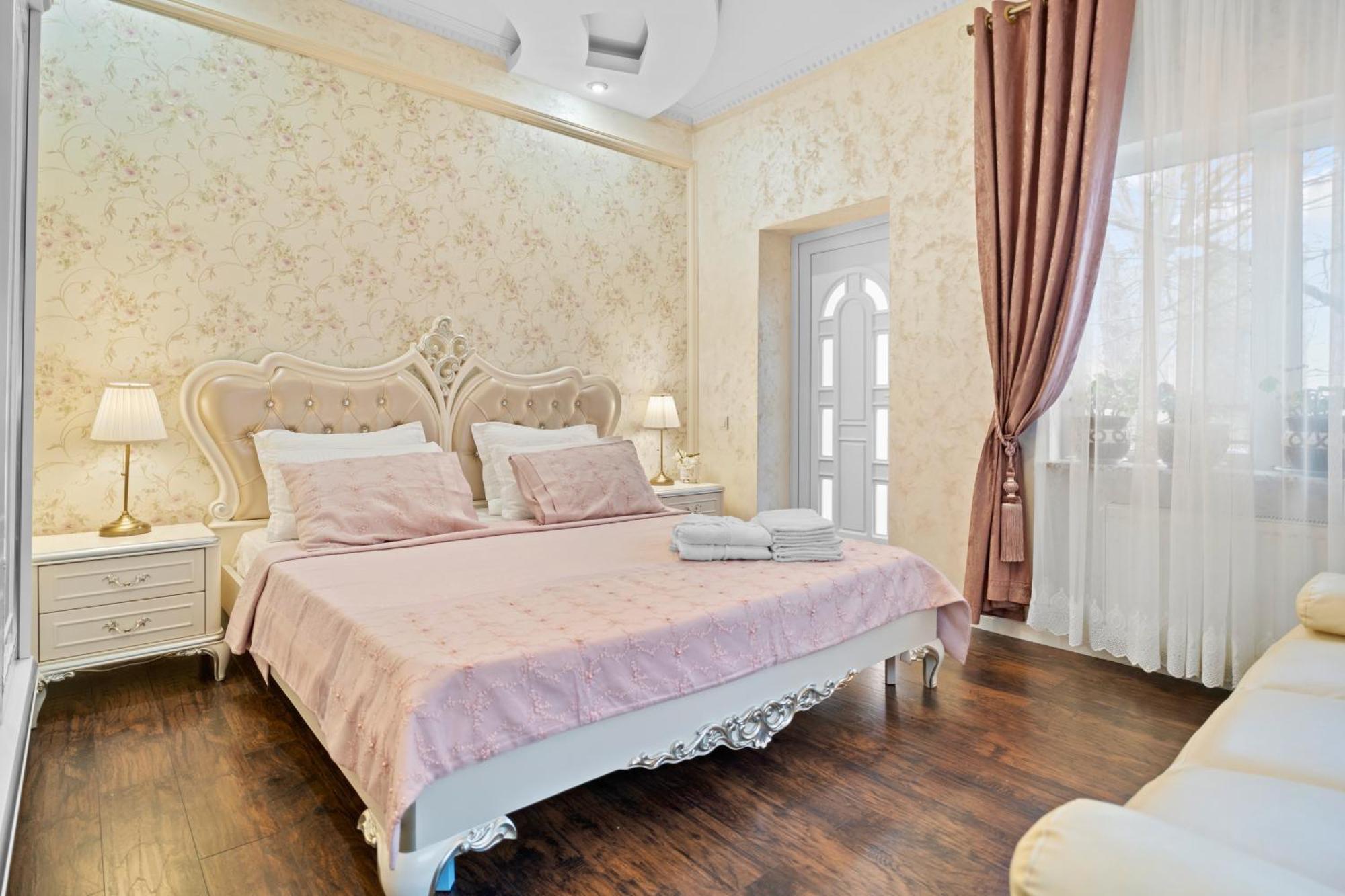Luxurious Villa With Lush Garden And Huge Terrace Near Herastrau Park Bucharest Luaran gambar
