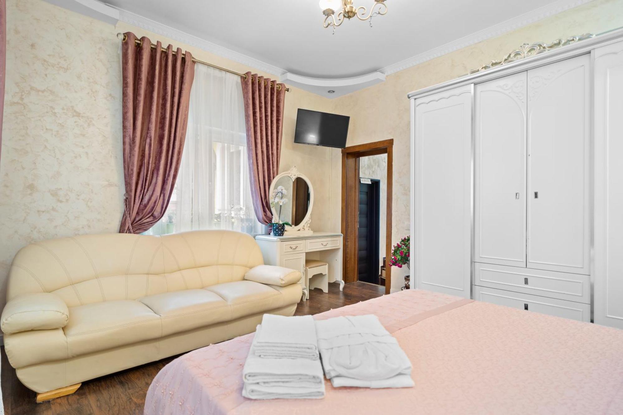Luxurious Villa With Lush Garden And Huge Terrace Near Herastrau Park Bucharest Luaran gambar