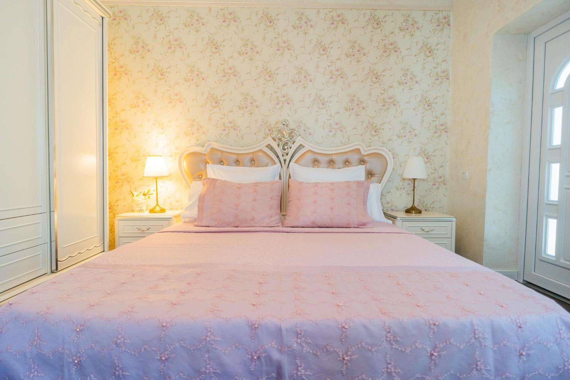 Luxurious Villa With Lush Garden And Huge Terrace Near Herastrau Park Bucharest Luaran gambar