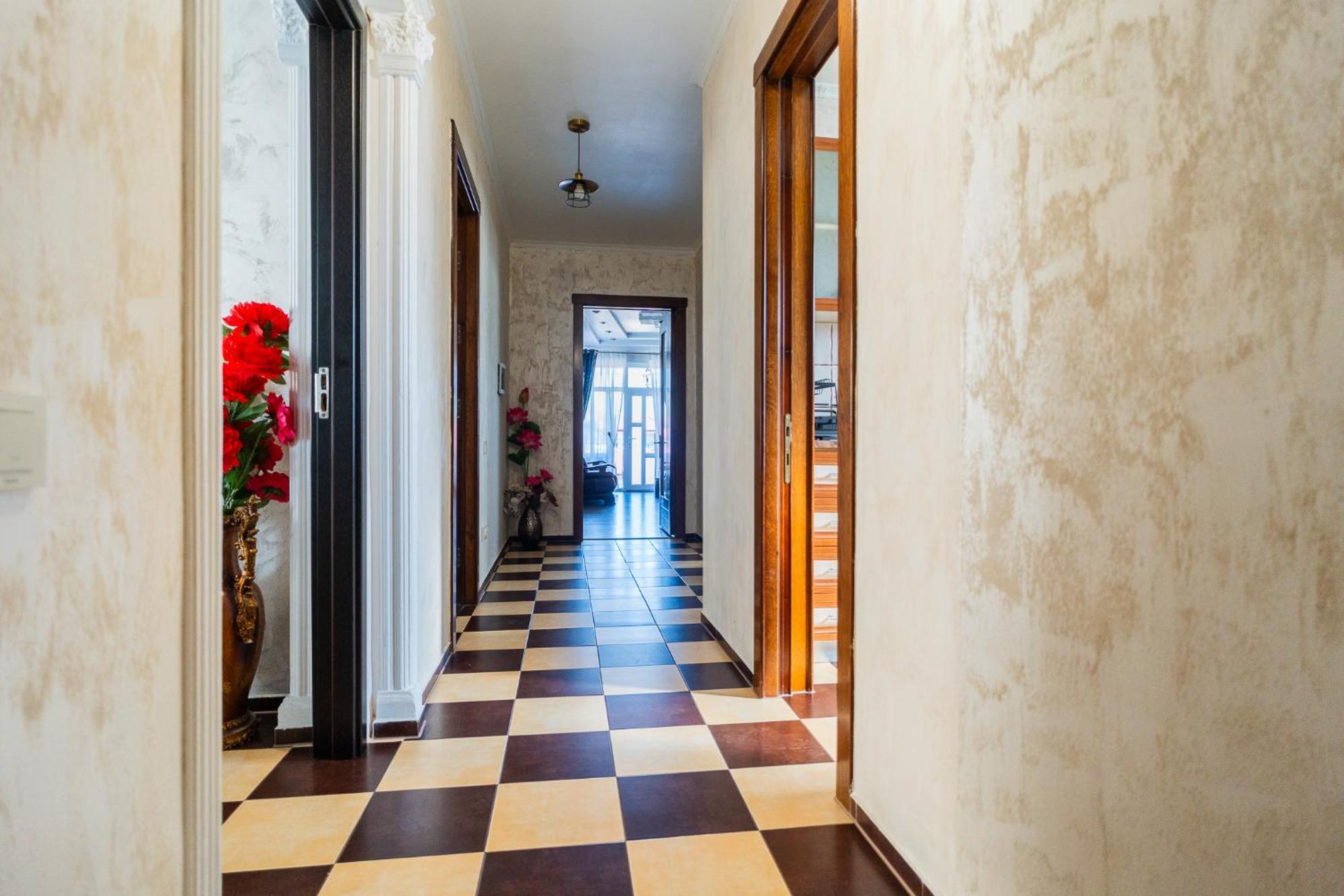 Luxurious Villa With Lush Garden And Huge Terrace Near Herastrau Park Bucharest Luaran gambar