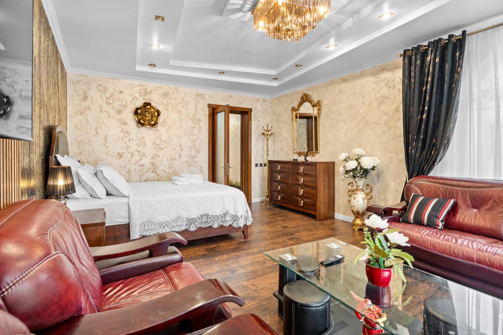 Luxurious Villa With Lush Garden And Huge Terrace Near Herastrau Park Bucharest Luaran gambar