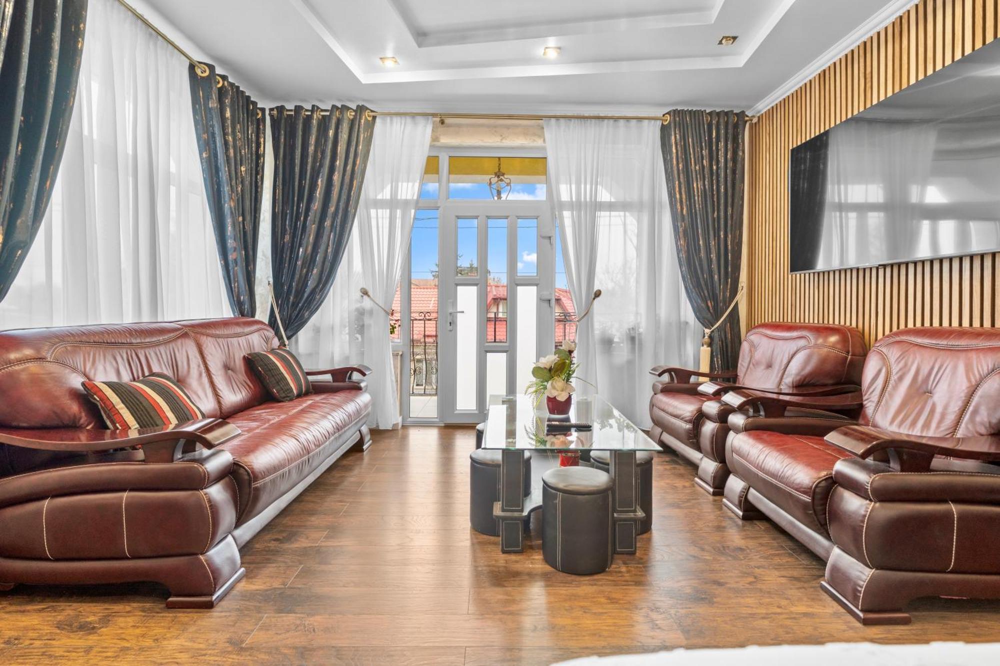 Luxurious Villa With Lush Garden And Huge Terrace Near Herastrau Park Bucharest Luaran gambar