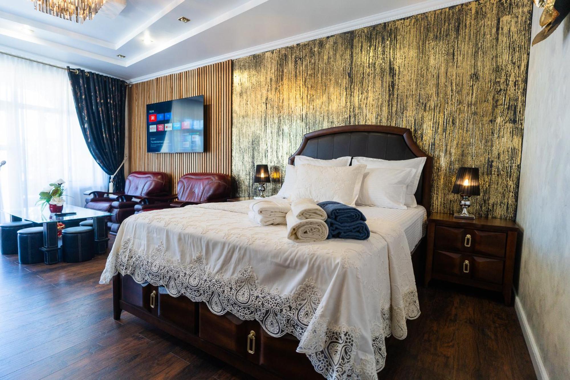 Luxurious Villa With Lush Garden And Huge Terrace Near Herastrau Park Bucharest Luaran gambar