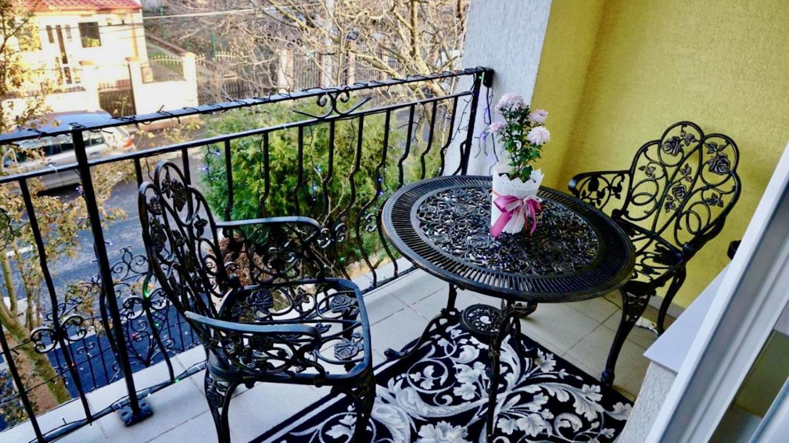 Luxurious Villa With Lush Garden And Huge Terrace Near Herastrau Park Bucharest Luaran gambar