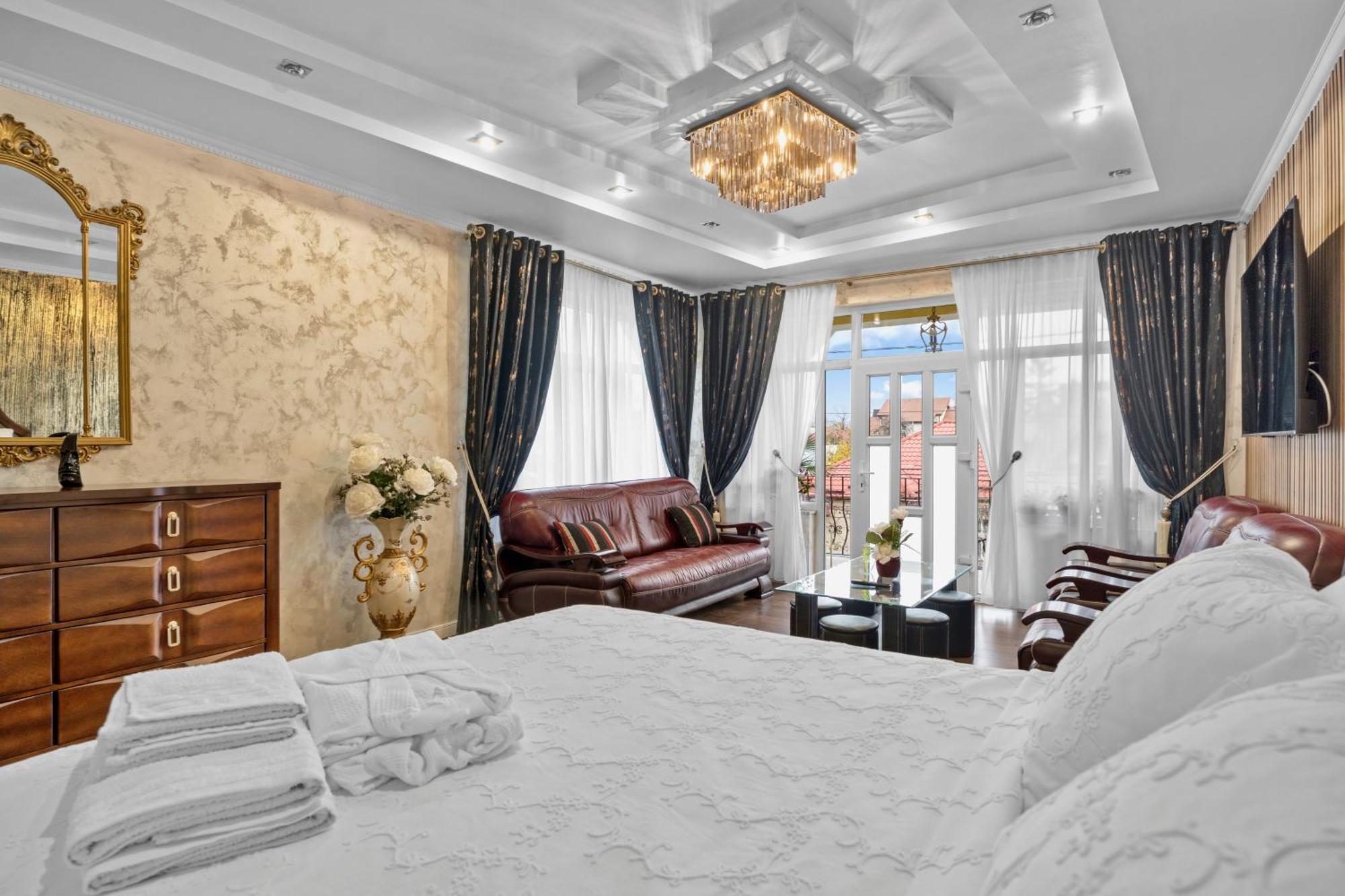 Luxurious Villa With Lush Garden And Huge Terrace Near Herastrau Park Bucharest Luaran gambar